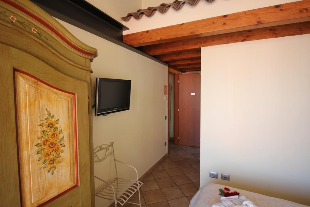 B&B I Fiori Di Marianna Bergamo Bagian luar foto
